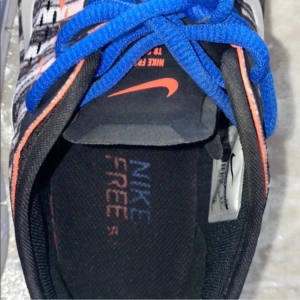 Nike free TR fit 4 sneakers with neon like orange
